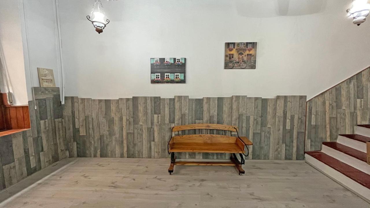 Hostal La Premsa Ареньш-да-Мар Екстер'єр фото