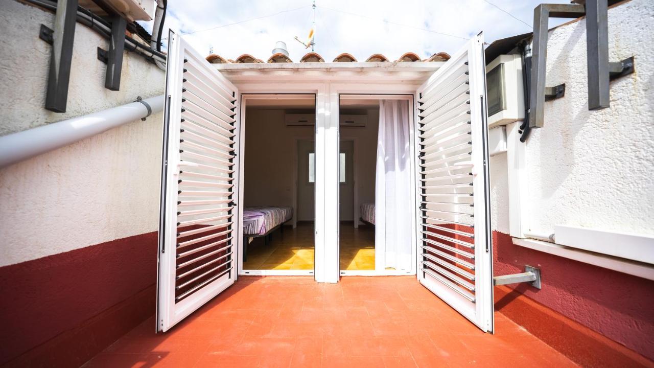 Hostal La Premsa Ареньш-да-Мар Екстер'єр фото